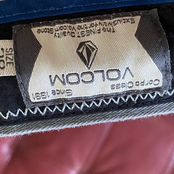 Volcom shorts size 30 - Picture 3 of 3